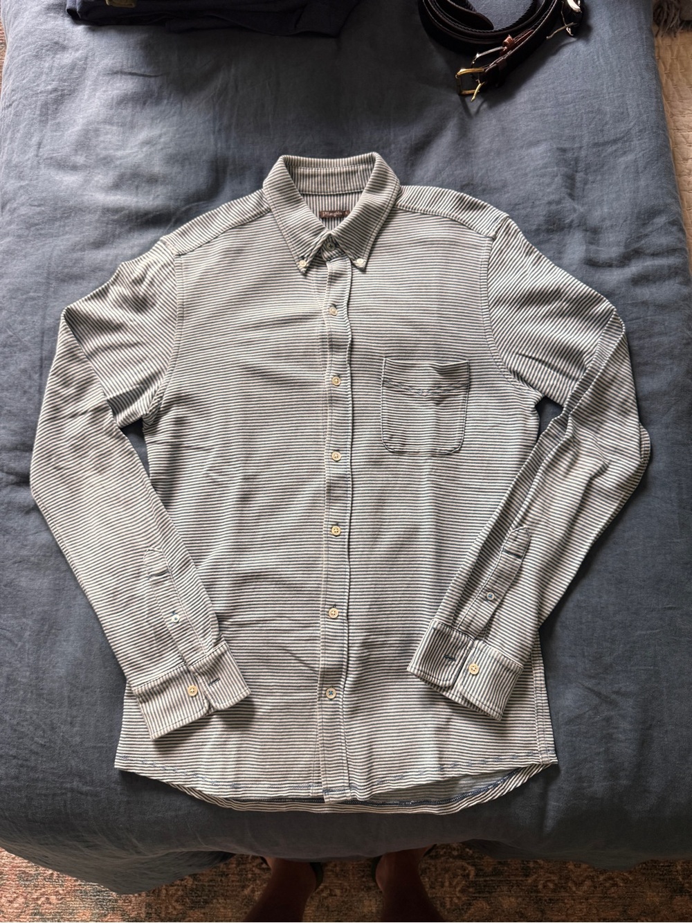 J. McLaughlin Long-Sleeve Button-Down Shirt in Blue & White Stripes (S)